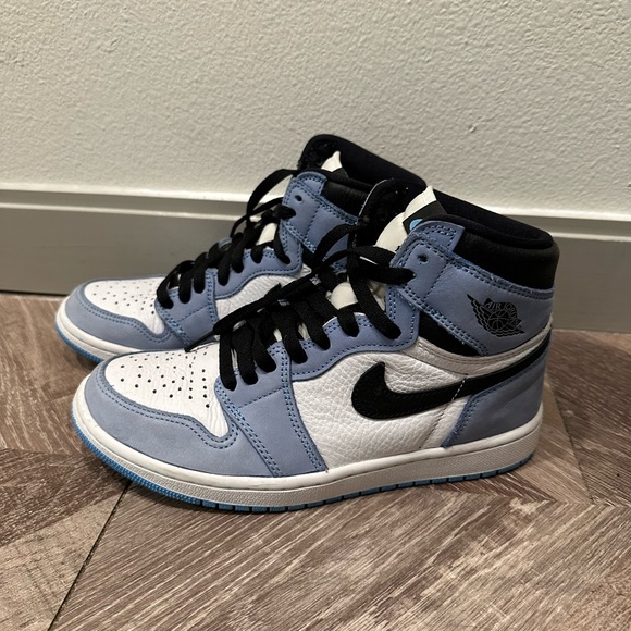 New Jordan 1 Mid University Blue UNC 1s 2022 Retro Carolina  Nike Jordan’s UNC